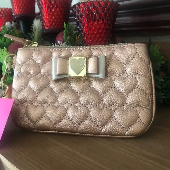 💋Betsey Johnson Rose Gold Heart Be Mine Wristlet - Picture 8 of 8